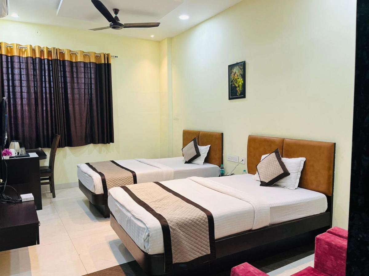 Jmc Hotel Lavish Akolia Exterior photo