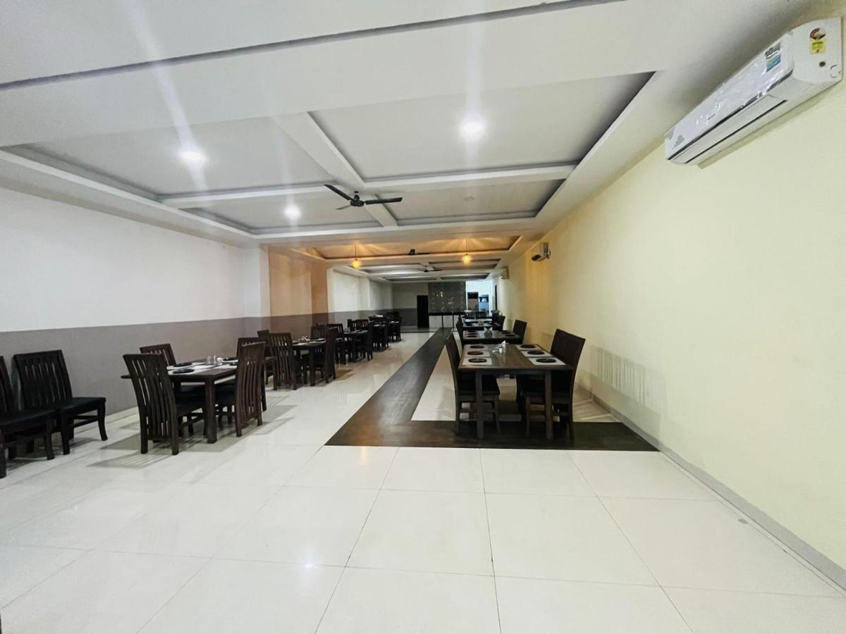 Jmc Hotel Lavish Akolia Exterior photo