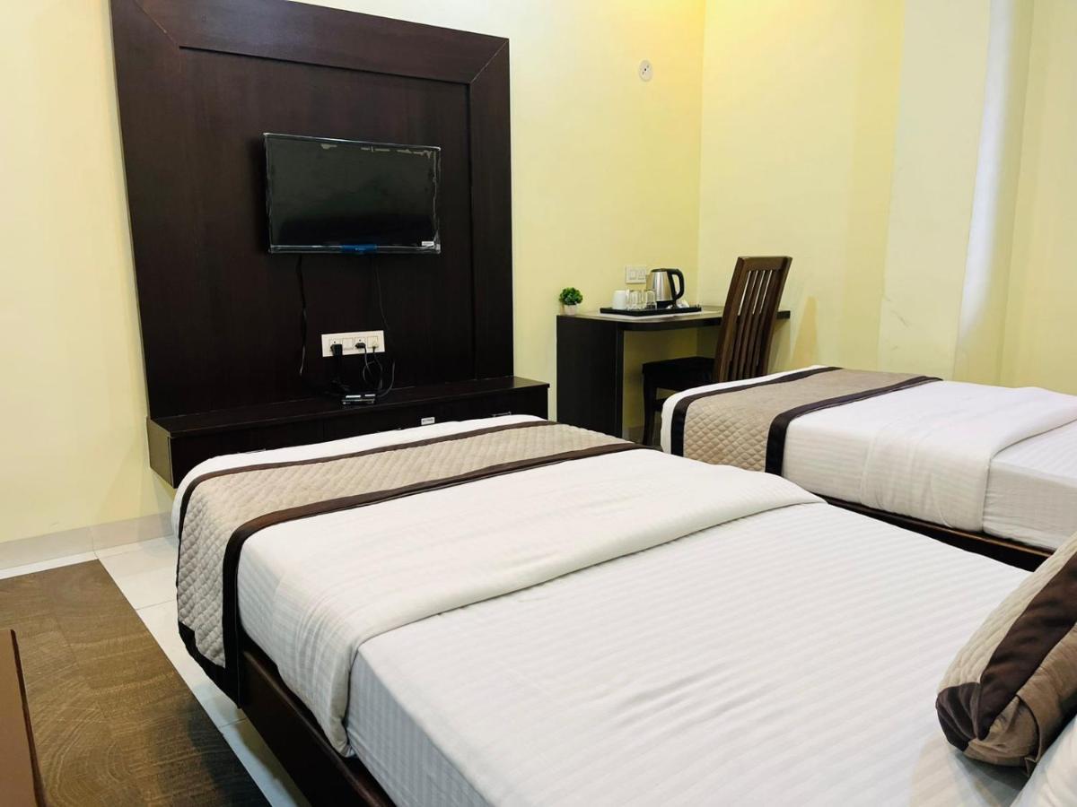 Jmc Hotel Lavish Akolia Exterior photo